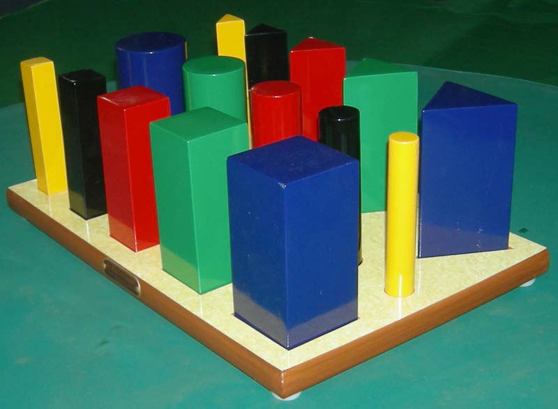 acco Multi Shaped Peg Board (15 Pegs)