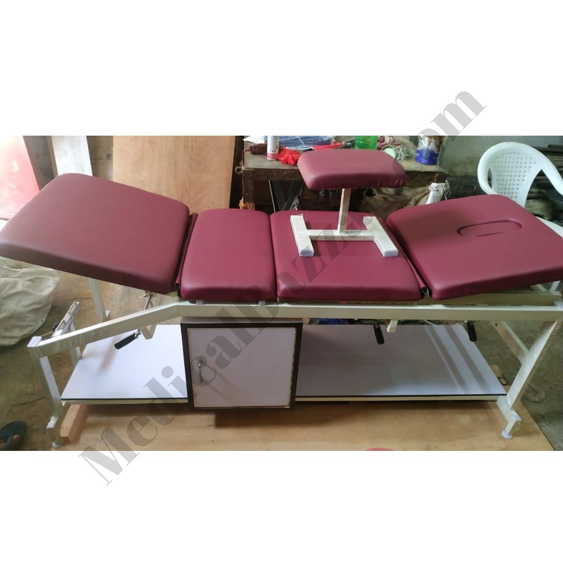 acco Traction Bed 4folds with box