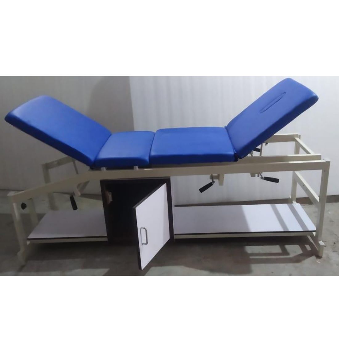 acco Traction Bed 4folds with box