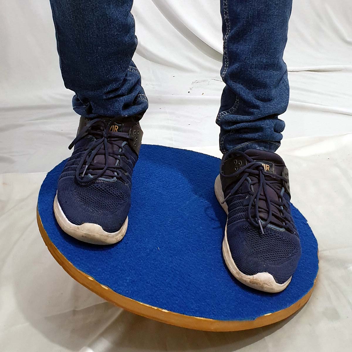 Wobble Board (Round, Wooden)