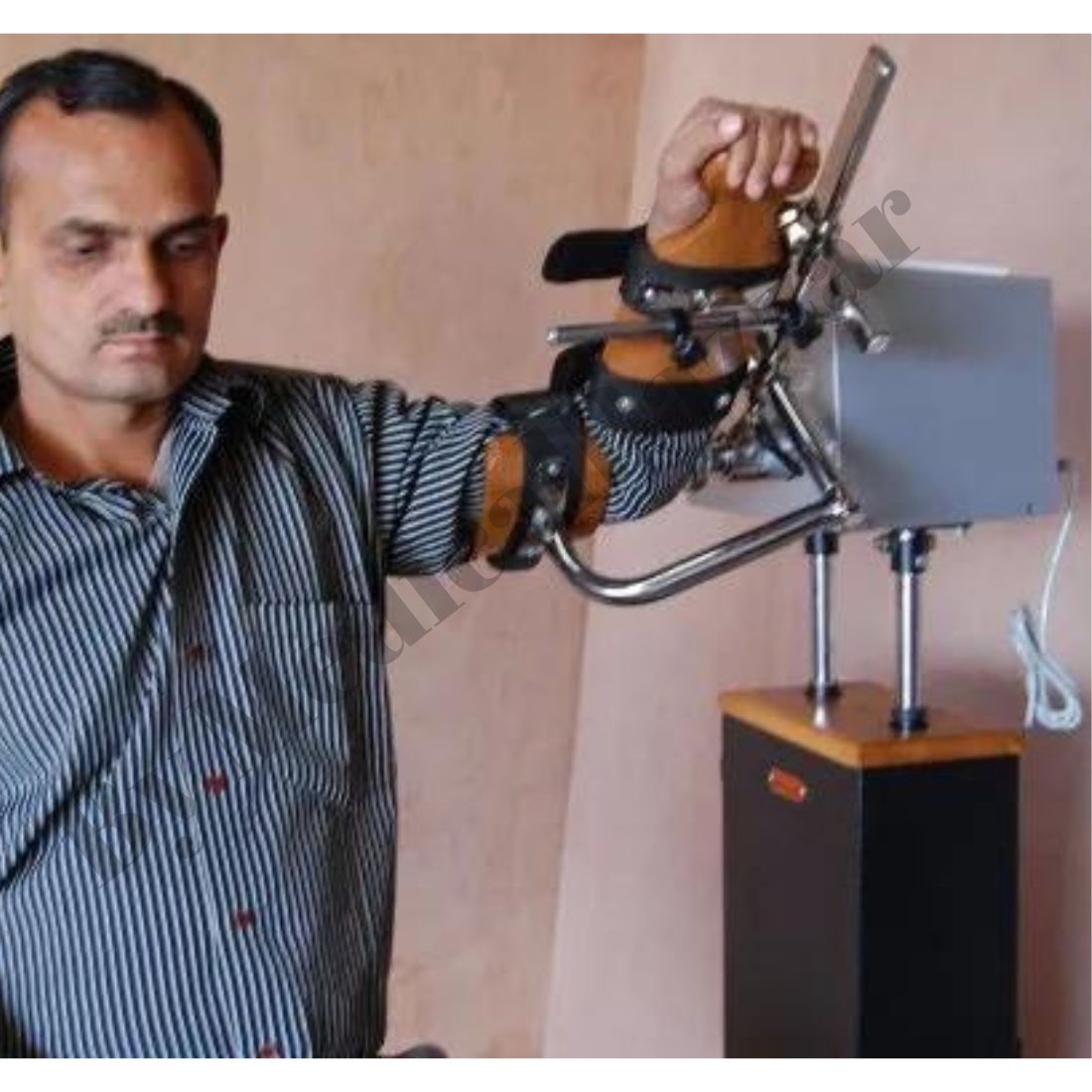 Buy Shoulder Continuous Passive Motion Unit Online- MedicalBazzar